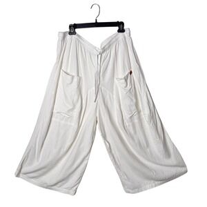 Peace Love World Wide Leg Crop Gaucho Pants Size LP Hippie Flowy Resortwear BOHO